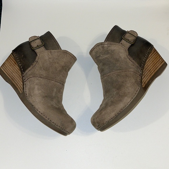 dansko shirley wedge bootie
